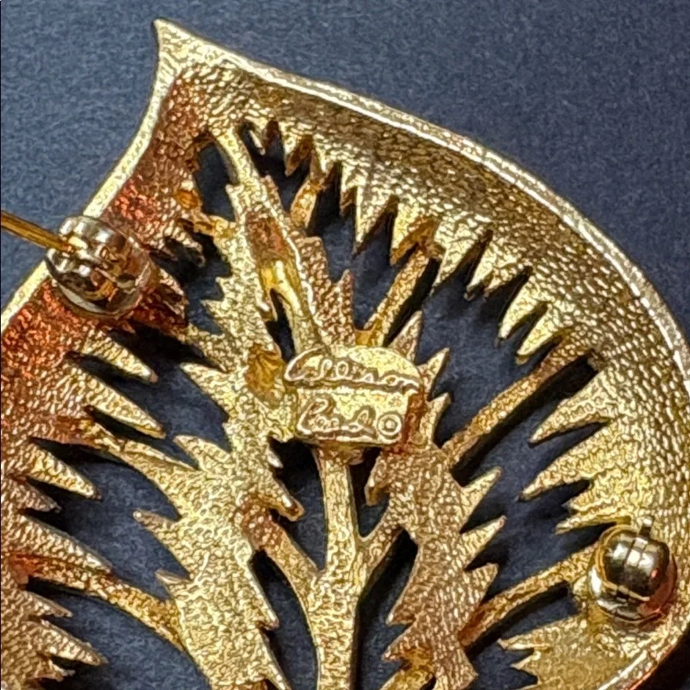 Vintage Allison Reed textured gold tone open work leaf brooch
